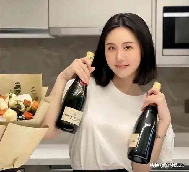 赖文峰现任妻子（赖文峰现状曝光！娶小23岁娇妻，眉眼酷似杨钰莹，两人儿子已6岁）(图10)