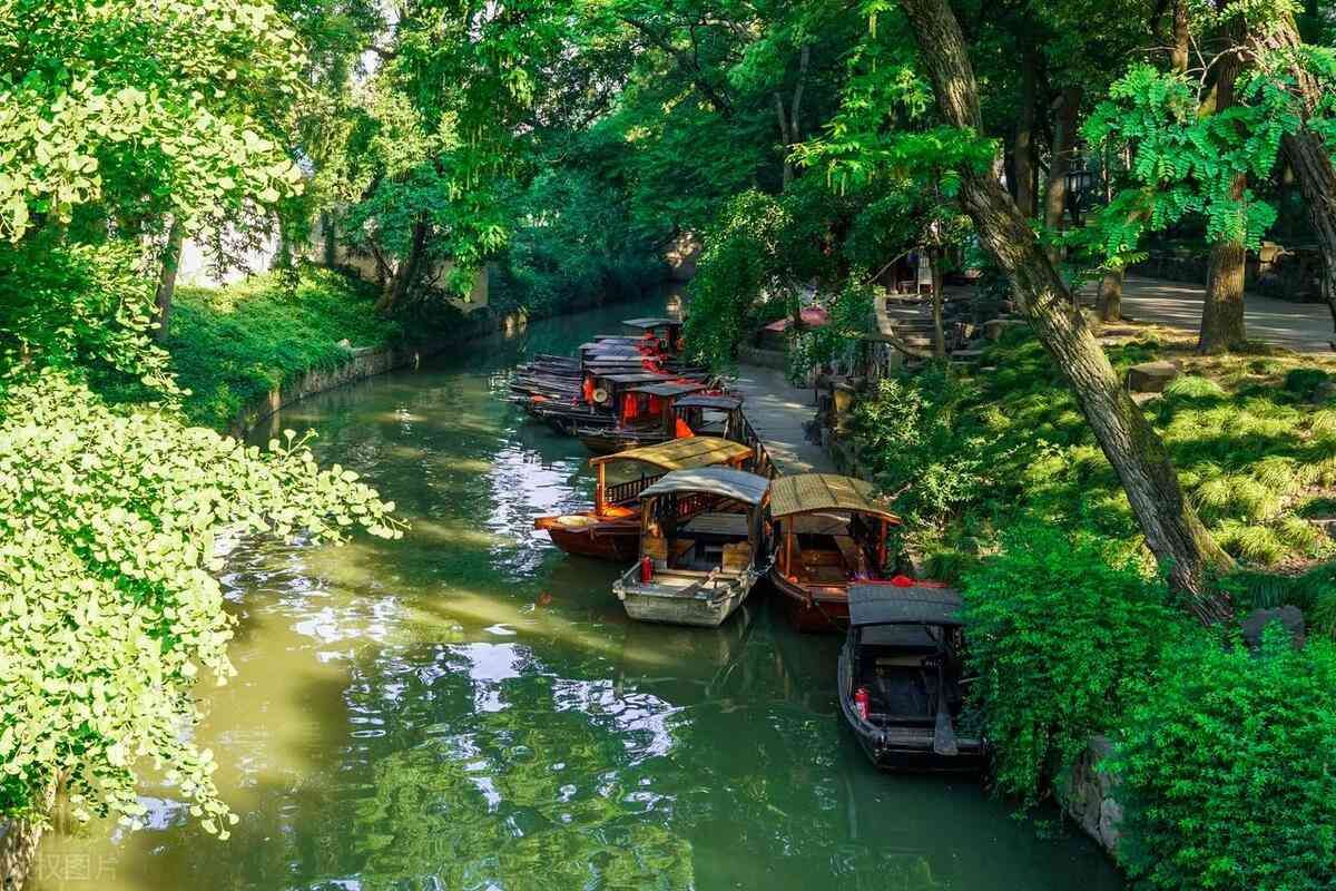 老人适合去旅游的地方（老人适合去哪旅游，​老人旅游必去的10个城市，有你想去的吗？）(图14)