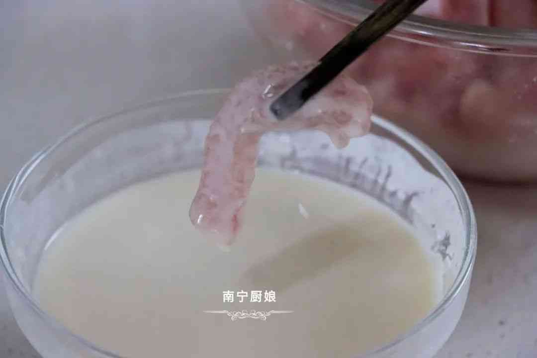 糖醋里脊怎么做好吃（教你糖醋里脊的家常做法，步骤详细一学就会，酸甜适口下酒又下饭）(图8)