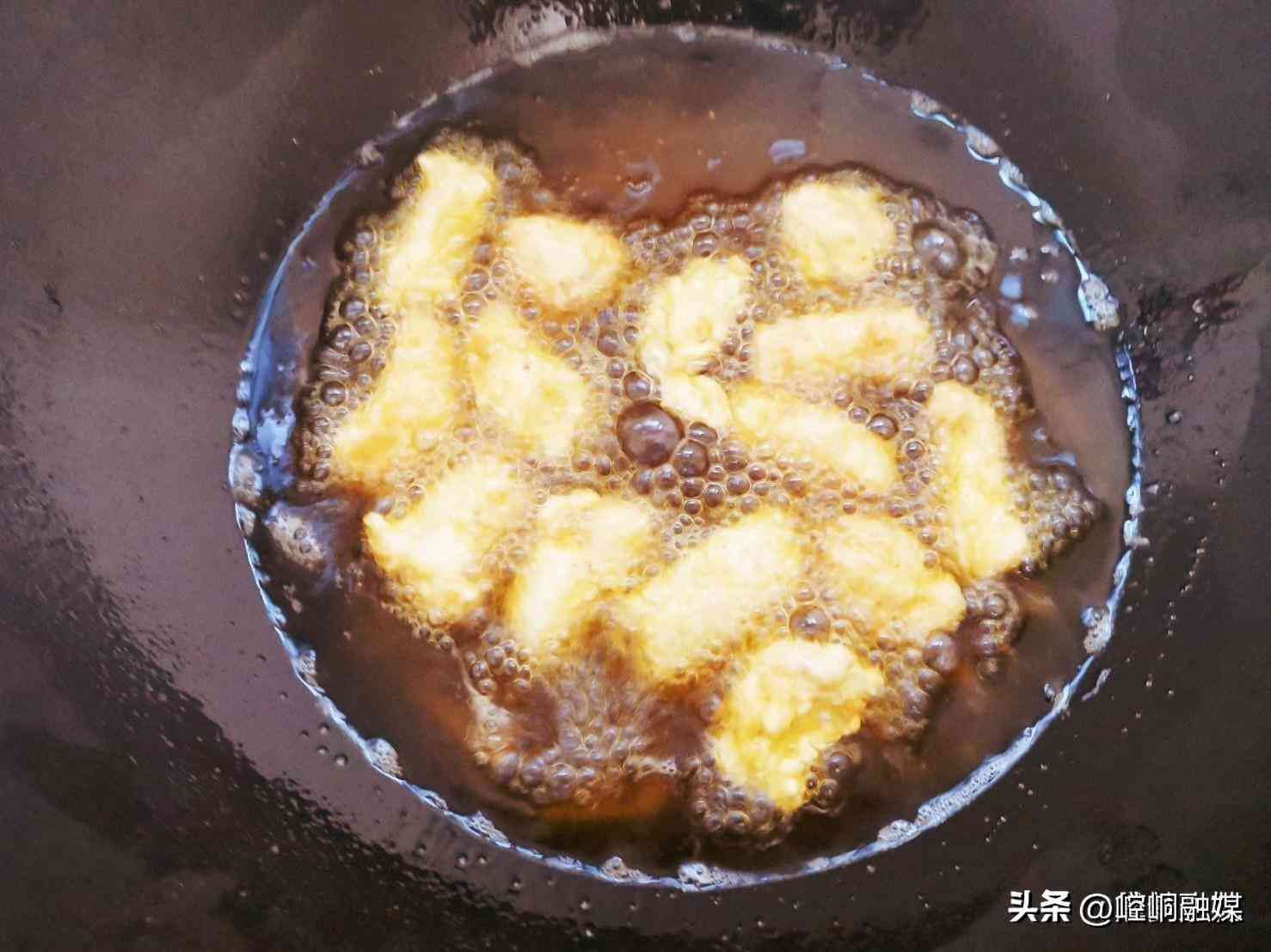 鸡米花怎么做好吃（孩子爱吃鸡米花？一块鸡胸肉轻松炸一盘，酥脆美味）(图11)