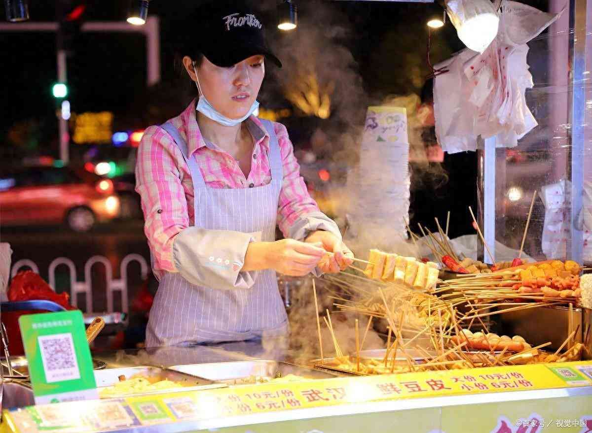 摆摊卖什么赚钱成本又低（深圳大哥摆摊卖手抓饼，三个月盈利16万，套路简单，学会你也可以）(图1)