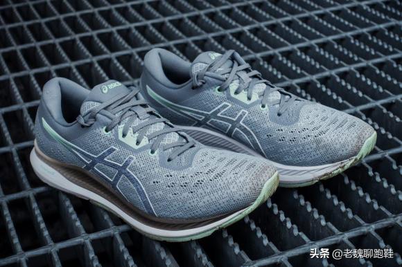 asics是什么牌子运动鞋（asics运动鞋怎么样踩着软吗）